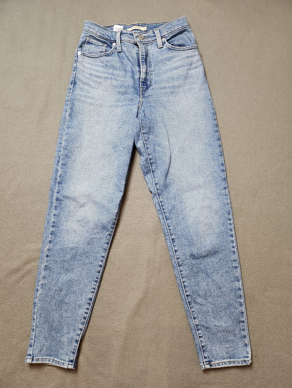 LEVI’S High Waisted Mom Jean Sz 26